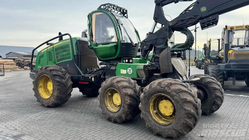 John Deere 1270 E Harvesterid