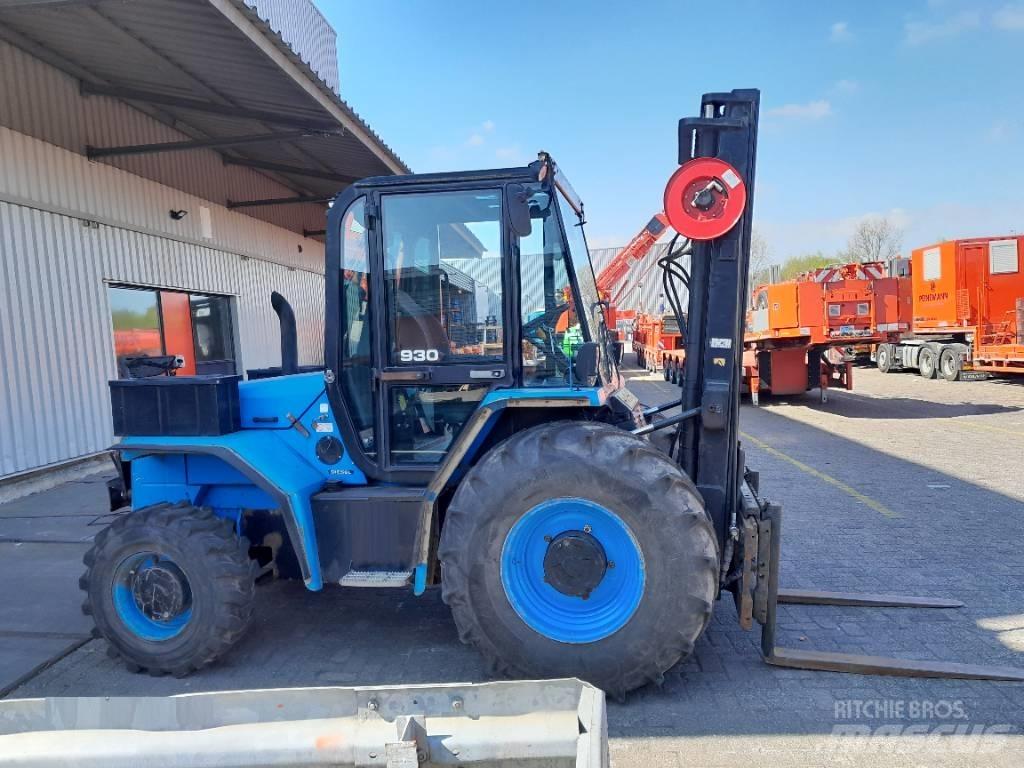 JCB 930-4/55 Maastikutõstukid