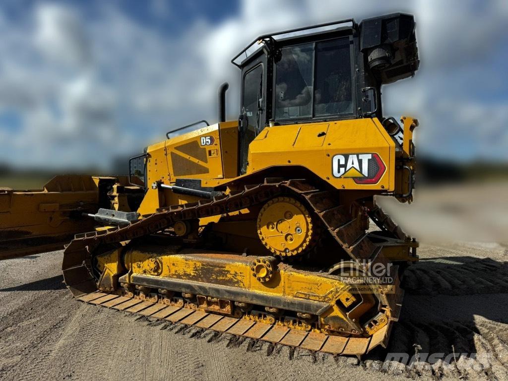 CAT D 5 Buldooserid