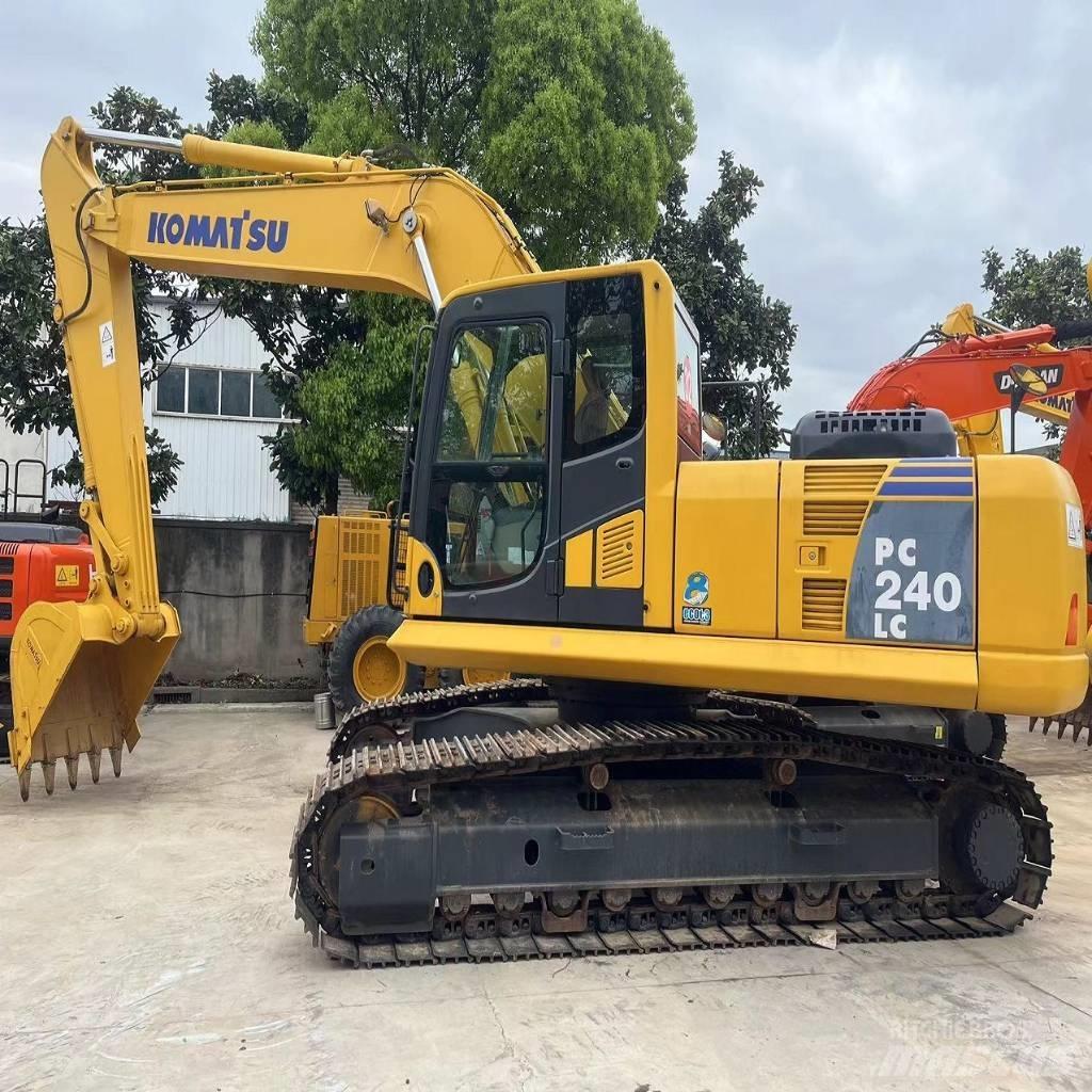 Komatsu PC 240 LC Roomikekskavaatorid