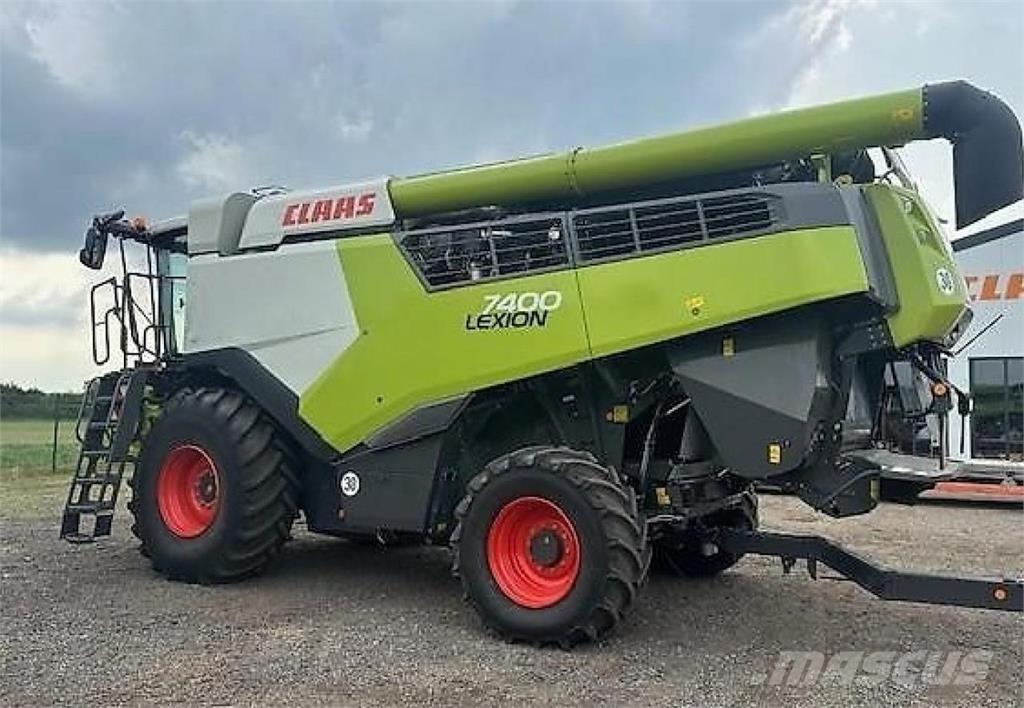 CLAAS Lexion 7400 Teraviljakombainid