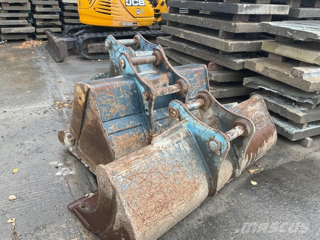 Hyundai HX140 LC Roomikekskavaatorid