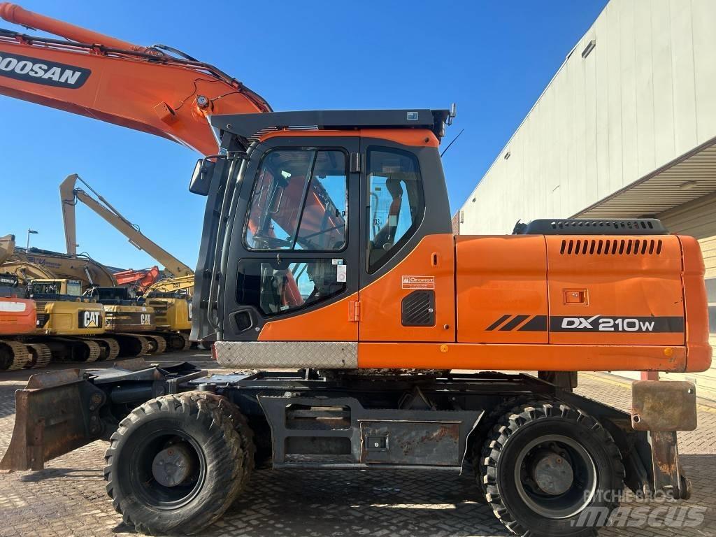 Doosan DX 210 W Ratasekskavaatorid