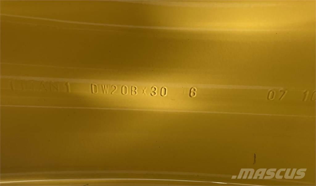 John Deere 20x30 Rehvid, rattad ja veljed