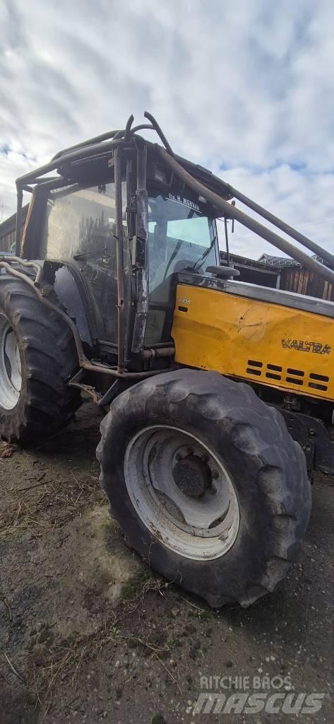 Valtra 6850 Traktorid