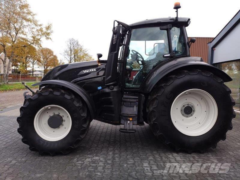 Valtra T235 Versu Traktorid