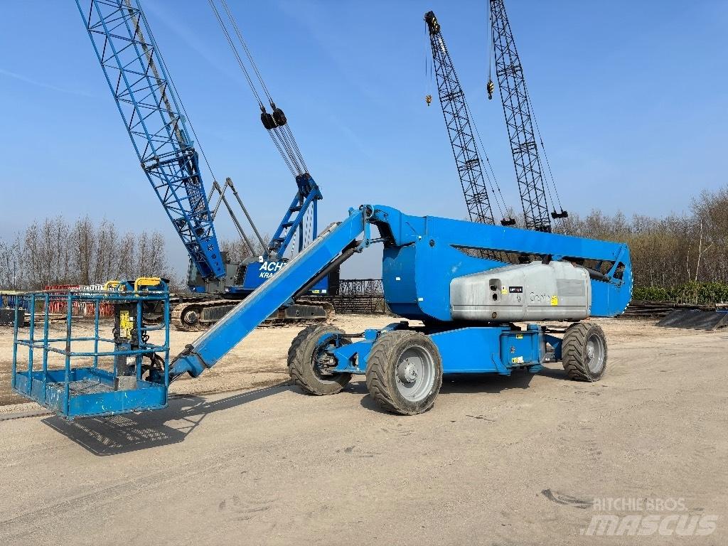 Genie Z 135/70 Iseliikuvad poomtõstukid