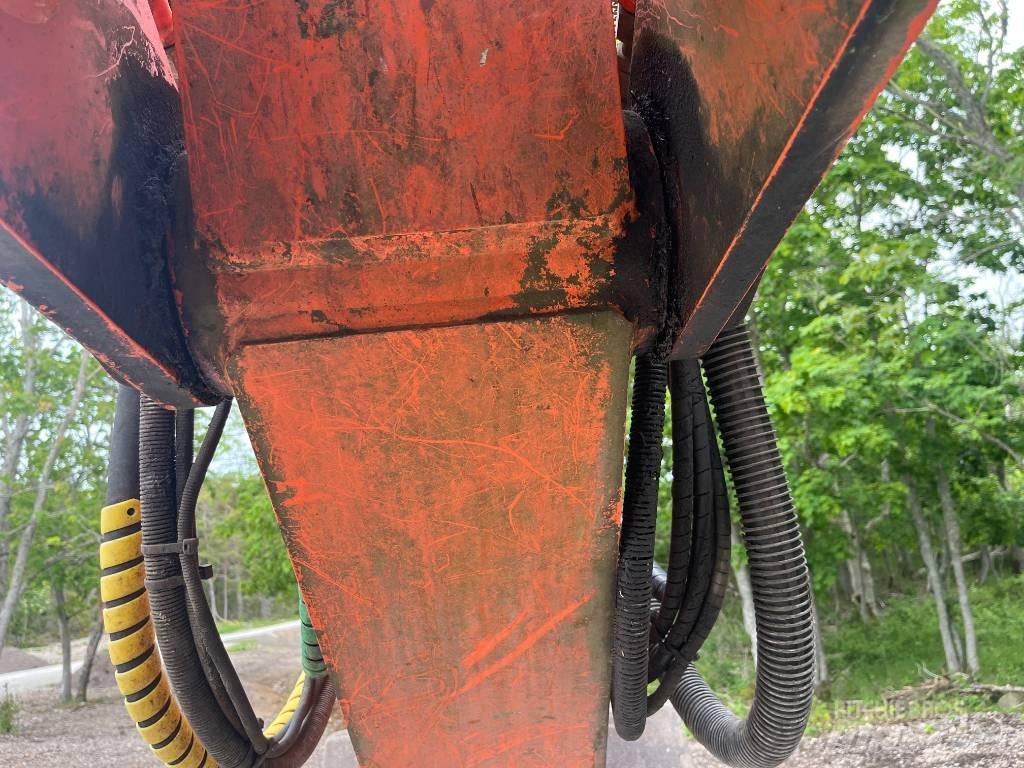 Fiat-Kobelco E 215 Roomikekskavaatorid