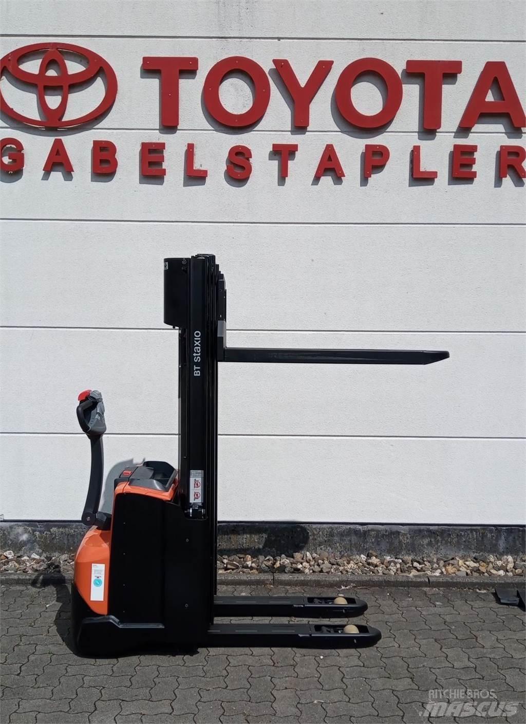 Toyota SWE140L Järelkäidavad virnastajad