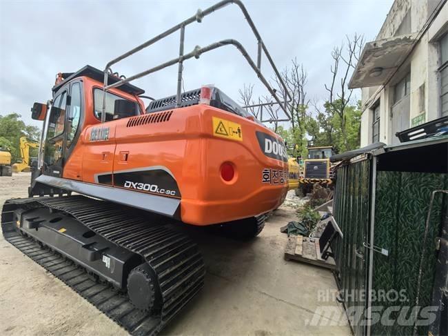 Doosan DX 300 LC Roomikekskavaatorid