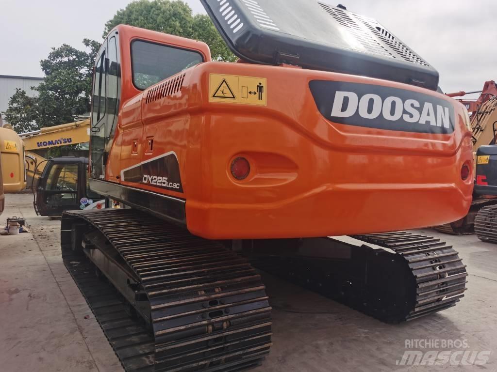 Doosan DX 225 LC-9C Roomikekskavaatorid