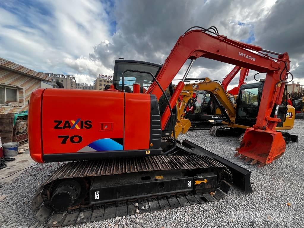Hitachi ZX 70 Väikeekskavaatorid 7t-12t