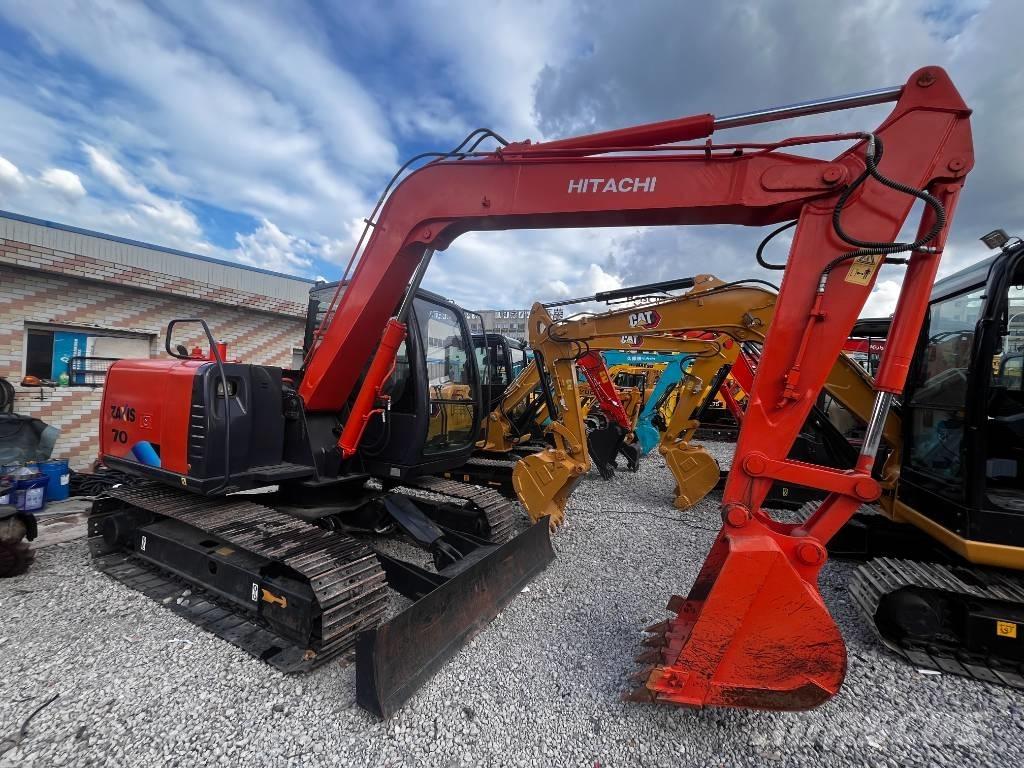 Hitachi ZX 70 Väikeekskavaatorid 7t-12t