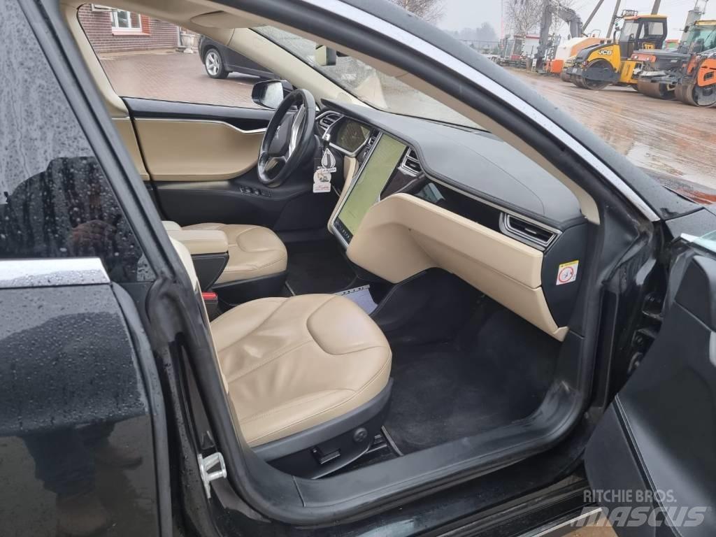 Tesla Model S P85 Sõiduautod