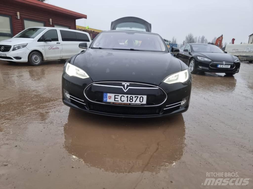 Tesla Model S P85 Sõiduautod