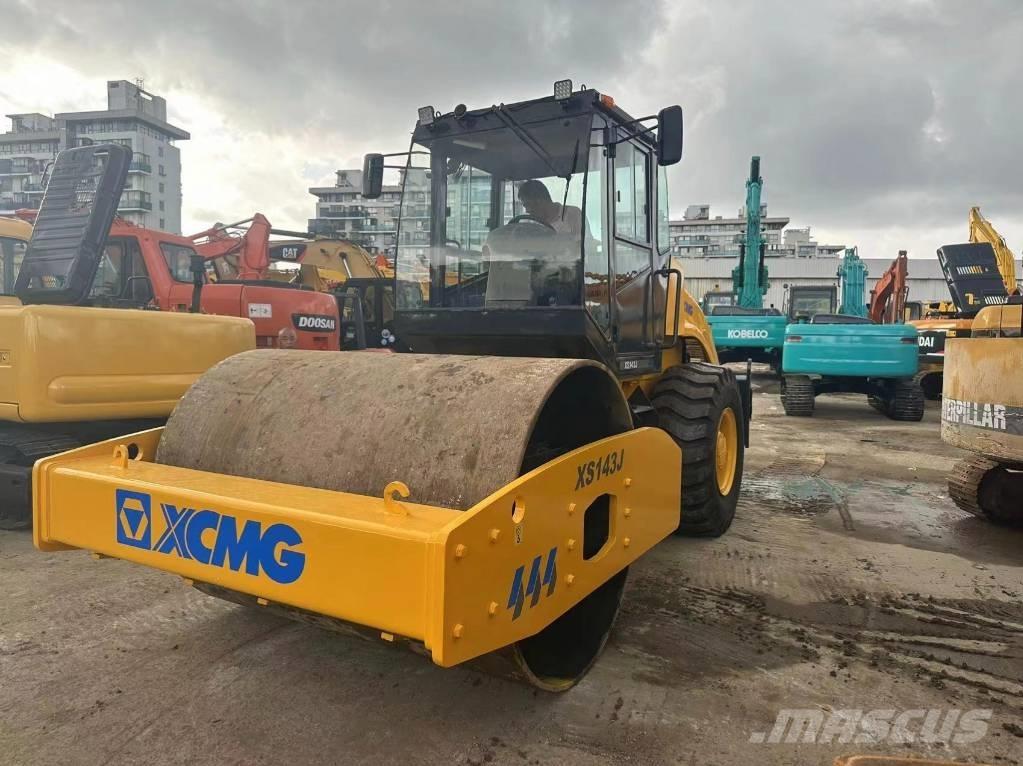 XCMG XS 143 J Ühe trumliga rullid