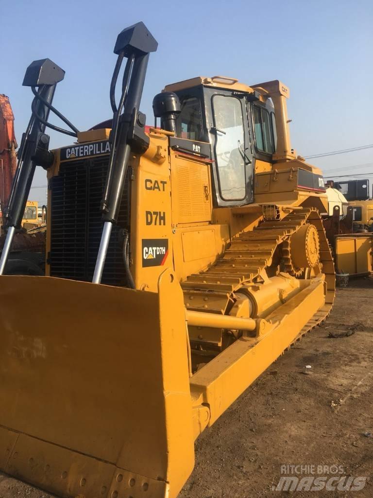 CAT D 7 H Buldooserid