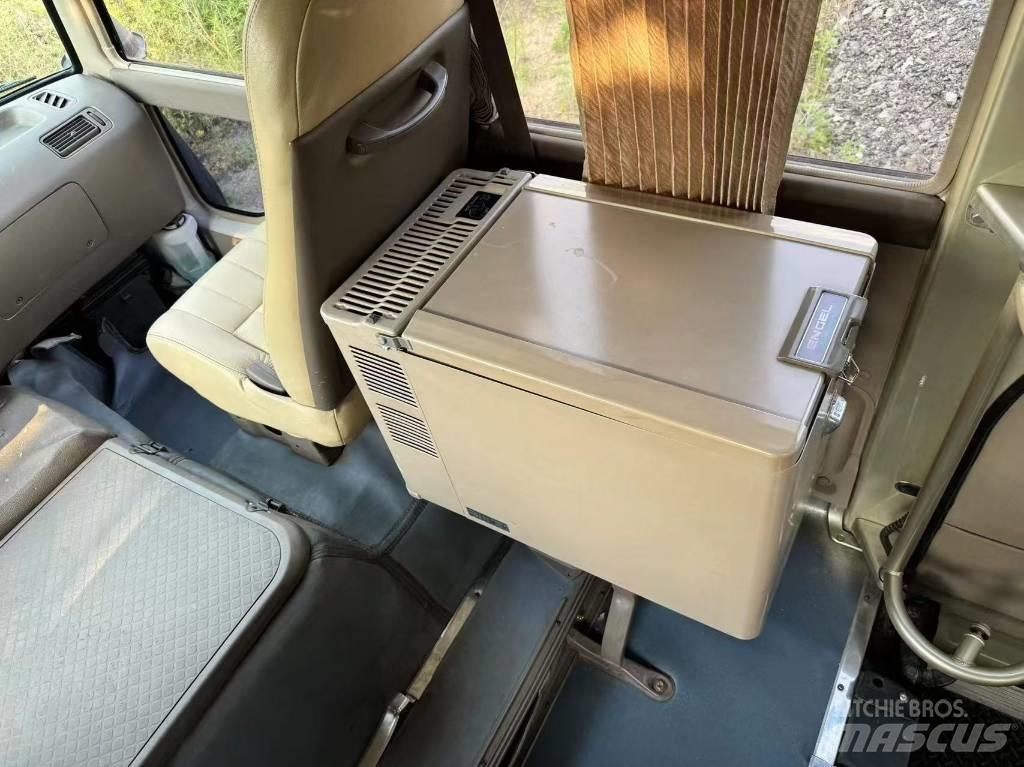 Toyota Coaster Bus Väikebussid
