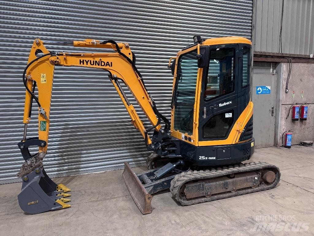 Hyundai R25Z-9 AK Miniekskavaatorid < 7 t