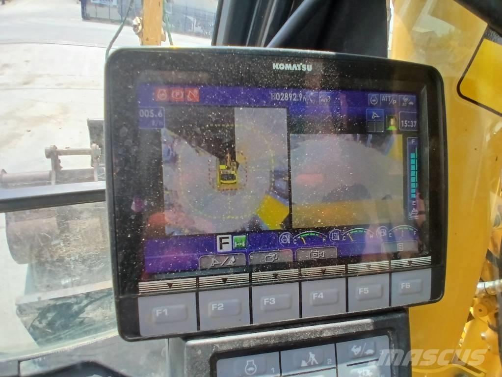 Komatsu PW 148-11 Ratasekskavaatorid