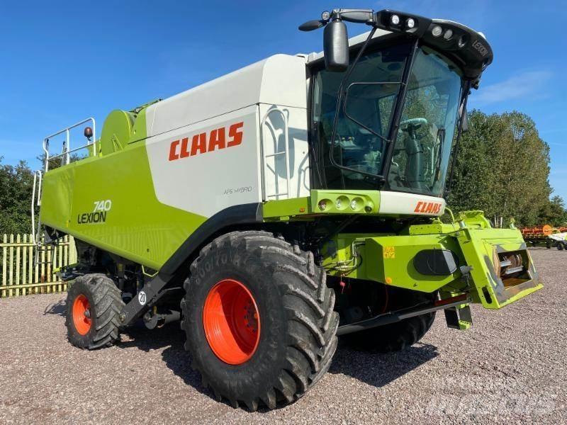 CLAAS LEXION 740 Teraviljakombainid