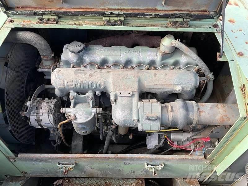 Hitachi KH125-3 Roomikkraanad