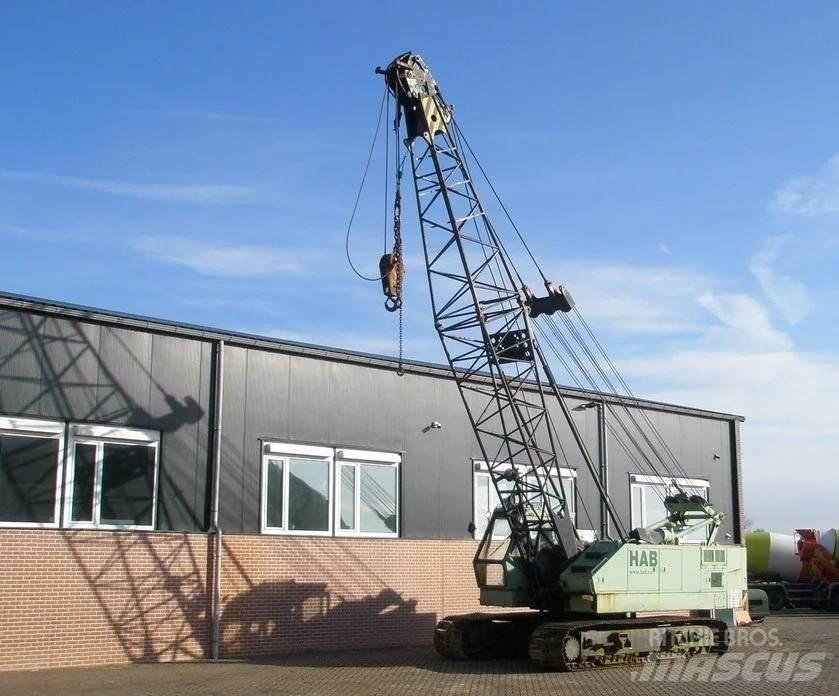 Hitachi KH125-3 Roomikkraanad