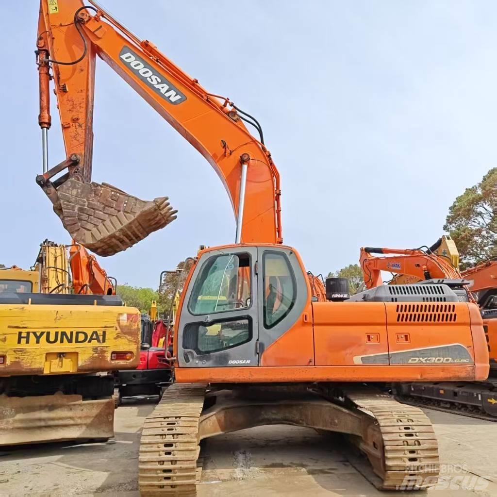 Doosan DX 300 LC Roomikekskavaatorid