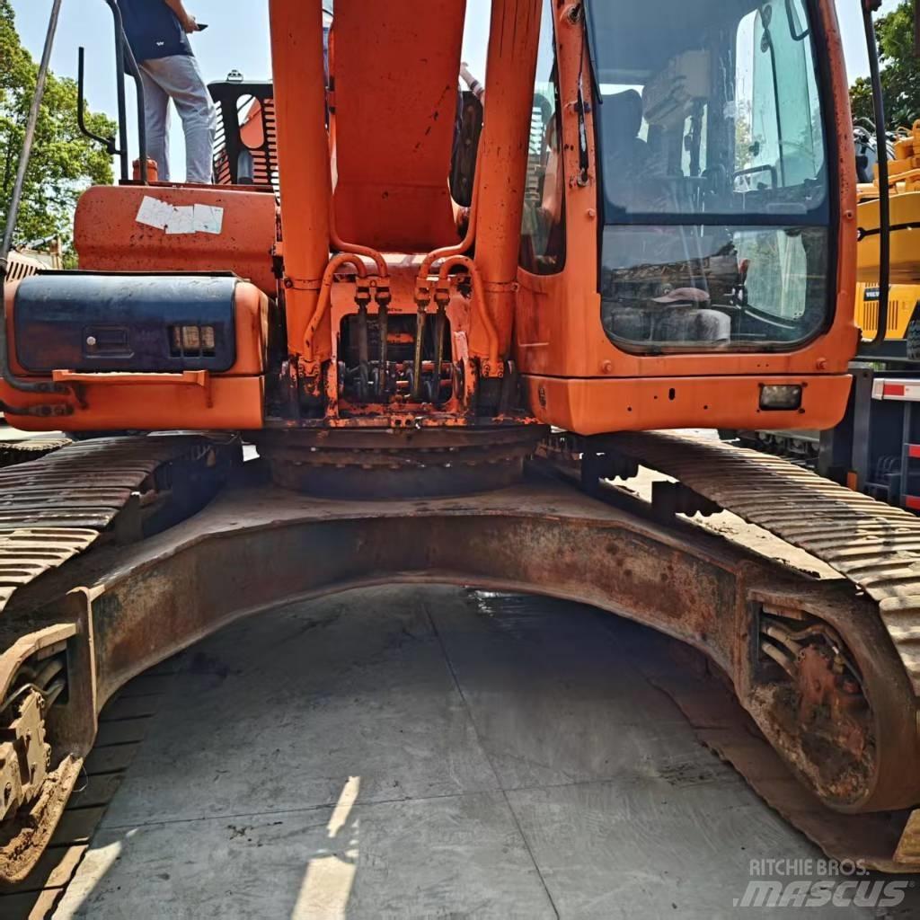 Doosan DX 300 LC Roomikekskavaatorid