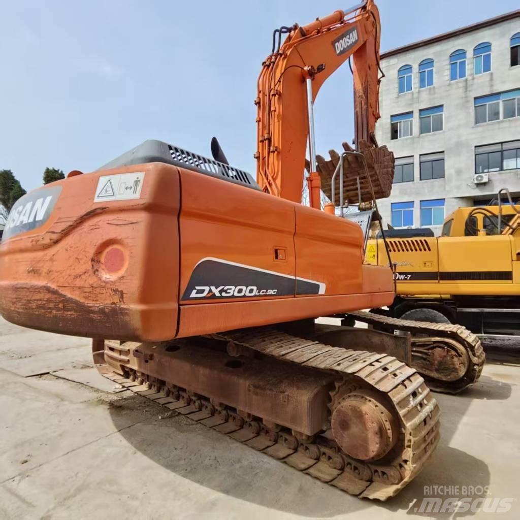 Doosan DX 300 LC Roomikekskavaatorid