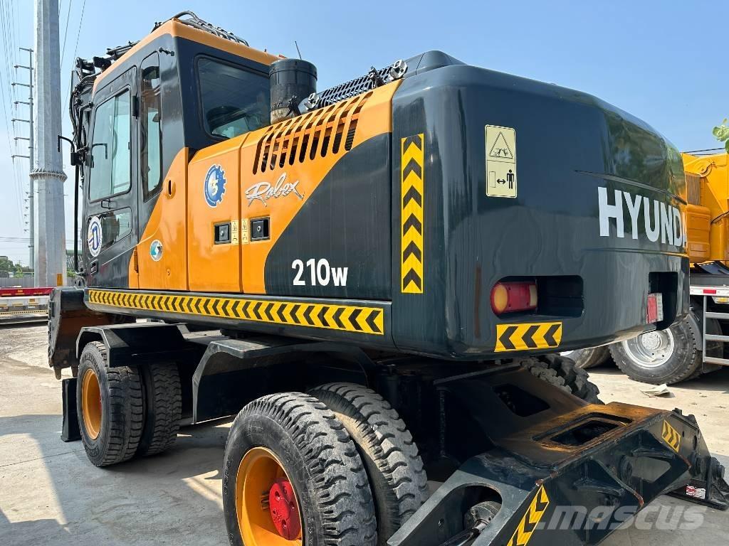 Hyundai 210W-9 Ratasekskavaatorid
