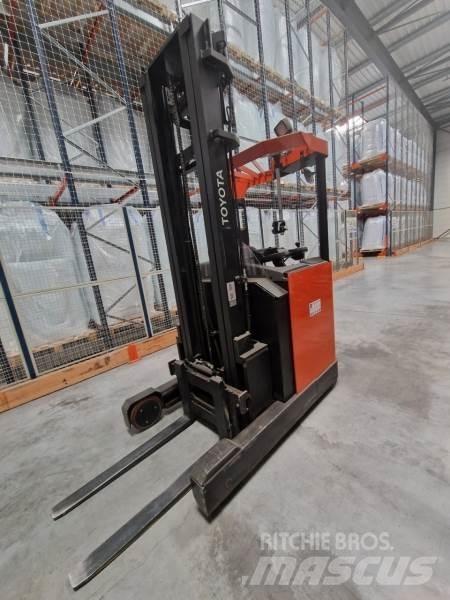 Toyota 7FBRE14N Platvormiga virnastajad