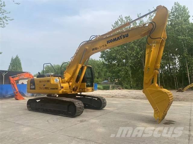 Komatsu PC 220-8 Roomikekskavaatorid