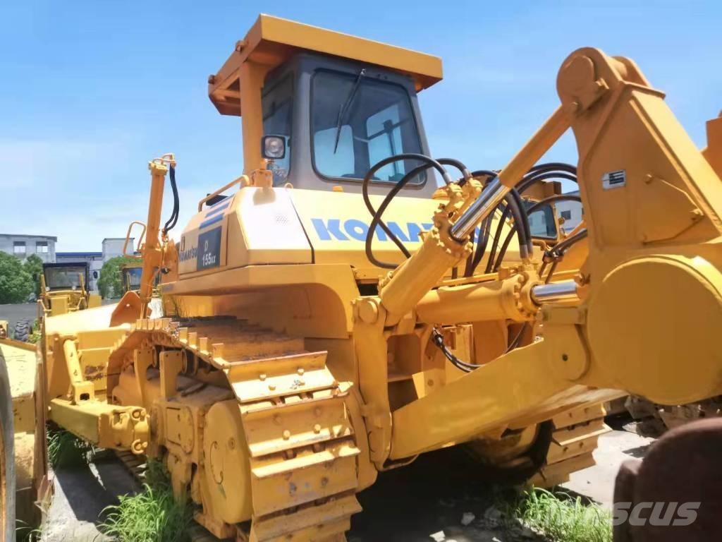 Komatsu D 155 Buldooserid