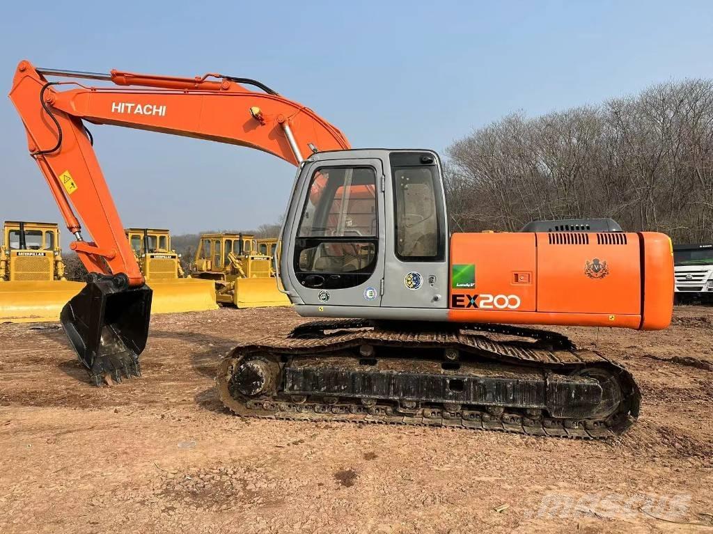 Hitachi EX 200 Roomikekskavaatorid