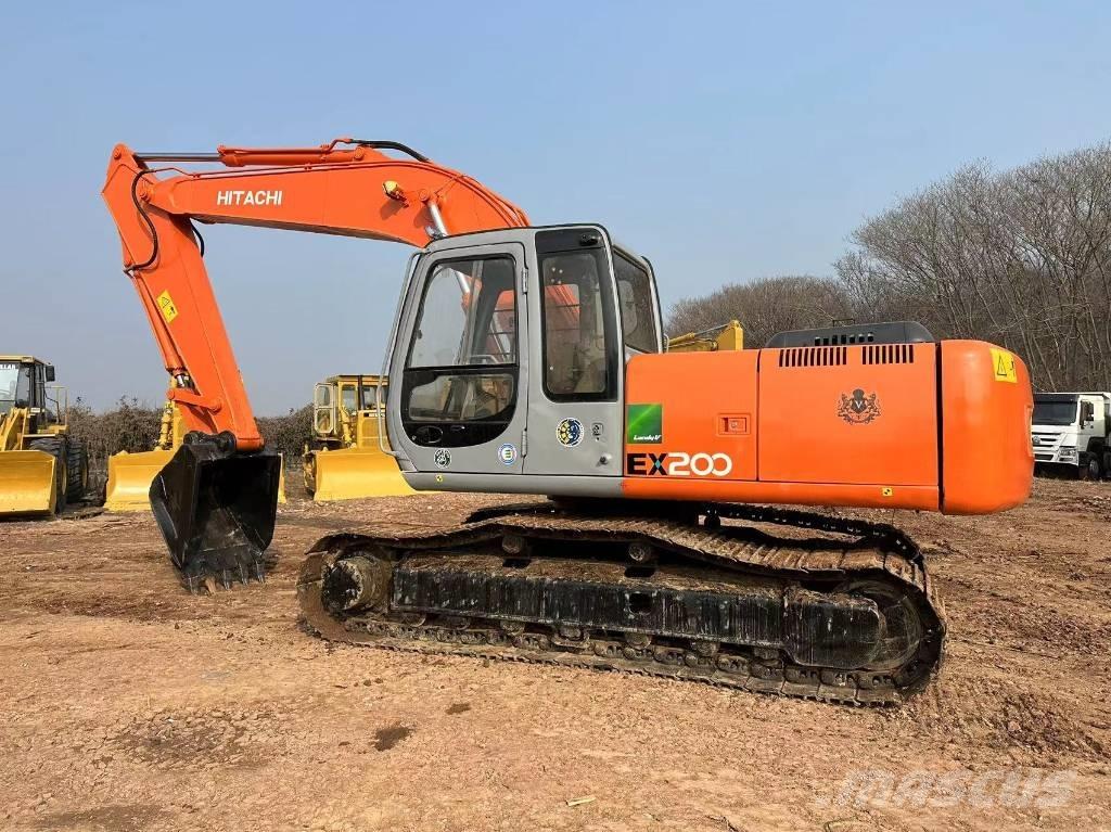 Hitachi EX 200 Roomikekskavaatorid