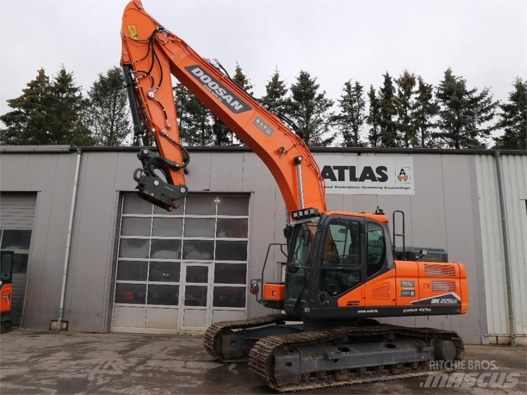 Doosan DX225LC-7 Roomikekskavaatorid