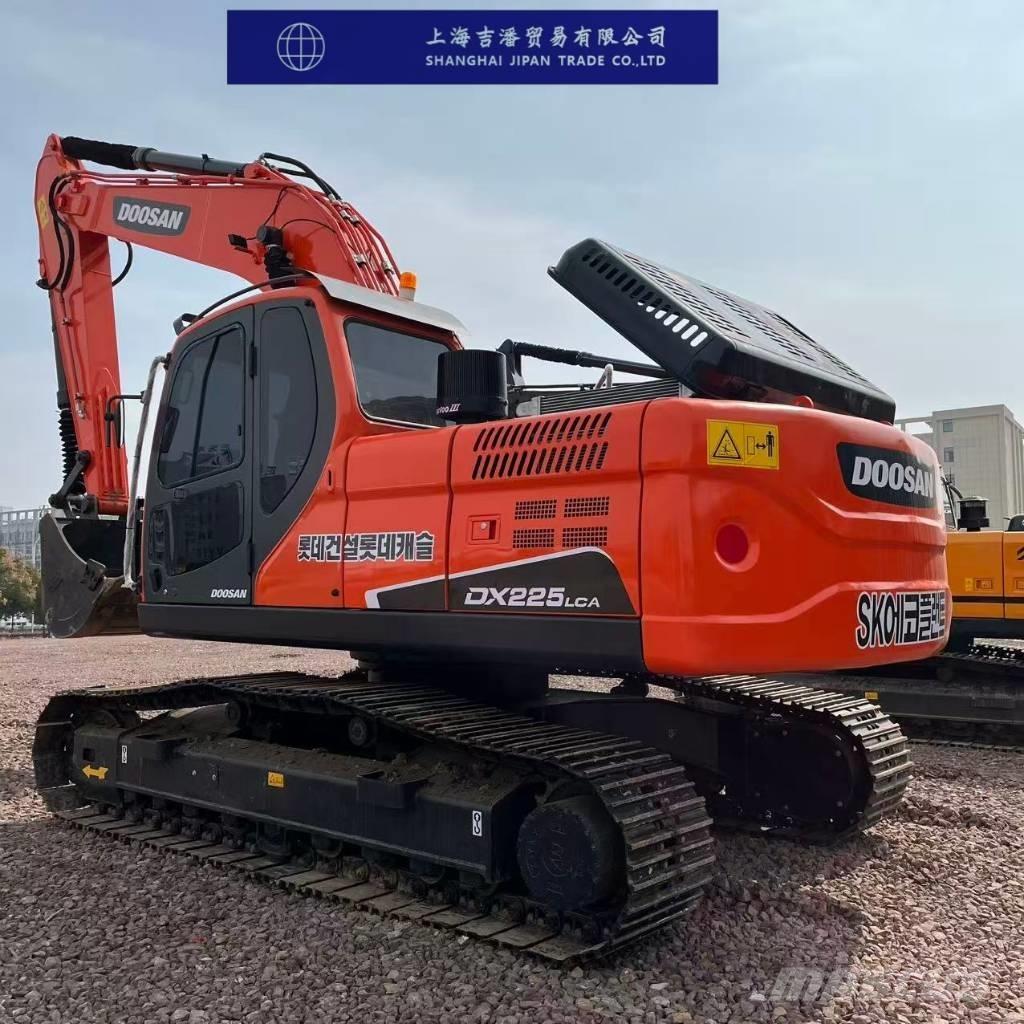 Doosan DX 225 Roomikekskavaatorid