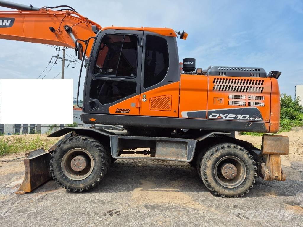 Doosan DX 210 W Ratasekskavaatorid