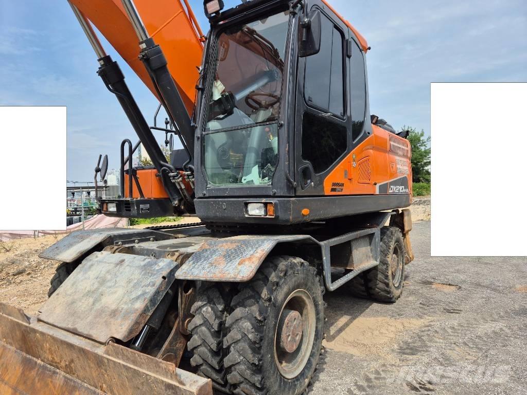 Doosan DX 210 W Ratasekskavaatorid