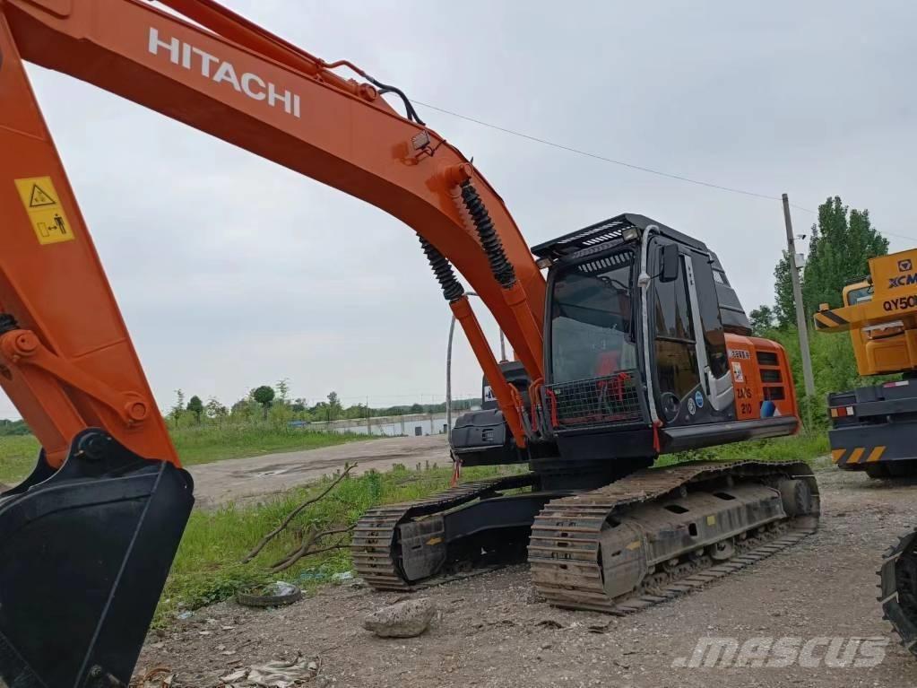 Hitachi ZX210 Roomikekskavaatorid