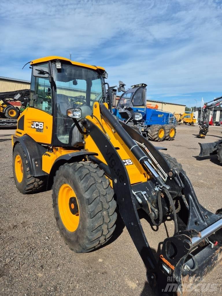 JCB 409 Rataslaadurid
