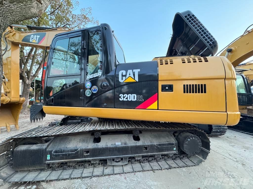 CAT 320D2L Roomikekskavaatorid