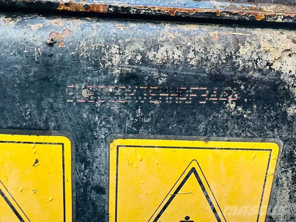 JCB 3 T ST Väikekallurid