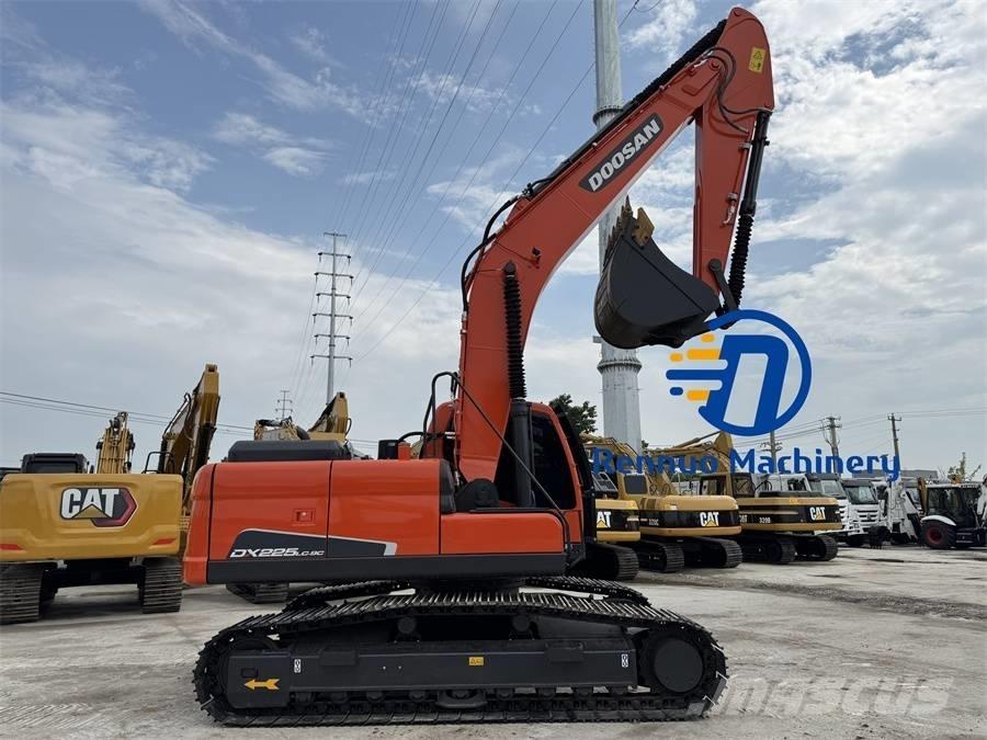 Doosan DX 225 LC-9C Roomikekskavaatorid