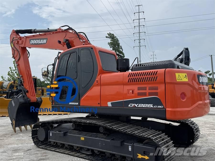 Doosan DX 225 LC-9C Roomikekskavaatorid