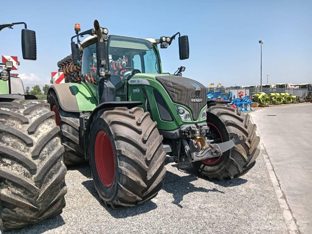 Fendt 718 Vario Traktorid