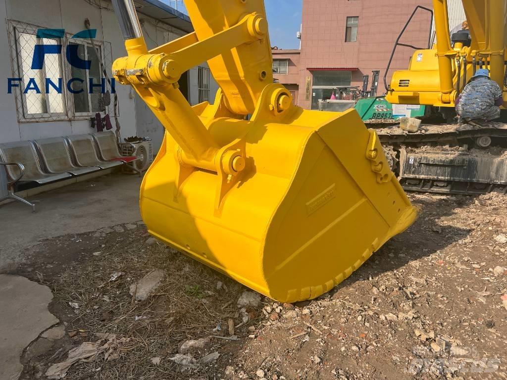 Komatsu PC 450-8 Roomikekskavaatorid