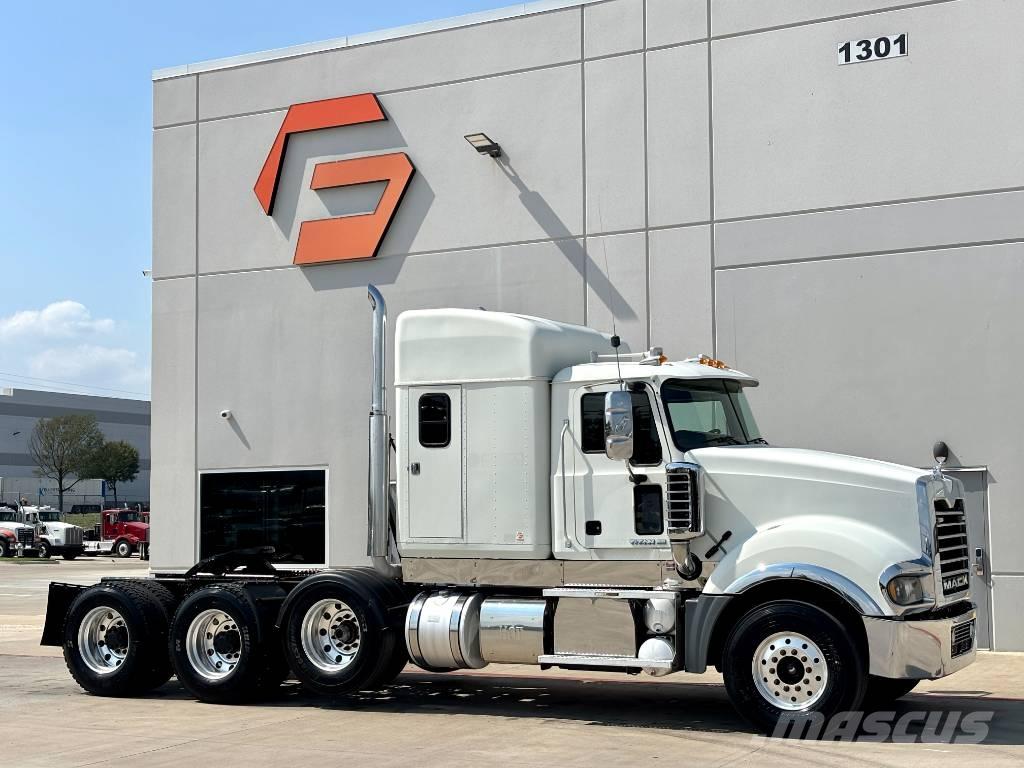 Mack Titan TD 713 Sadulveokid