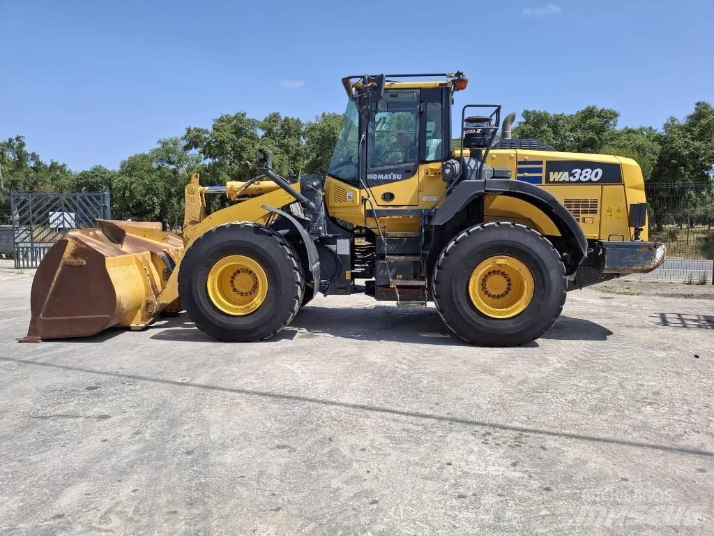 Komatsu WA 380-8 Väikelaadurid